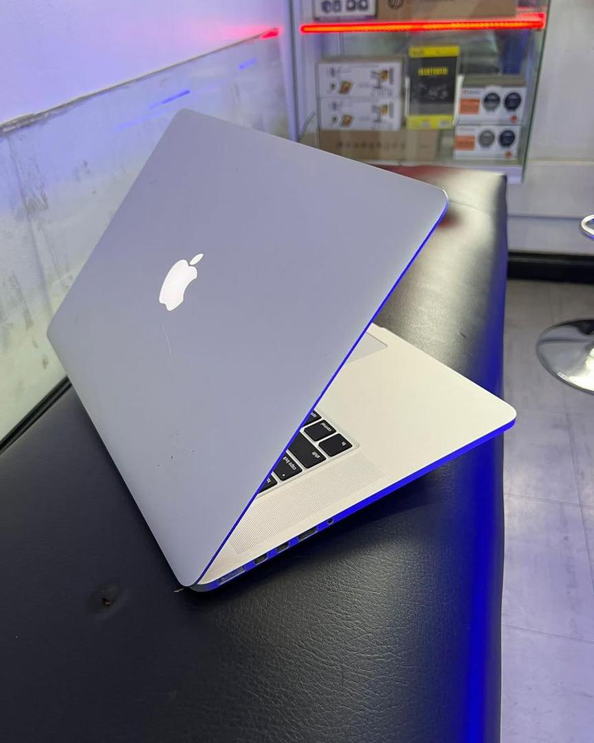 MacBook