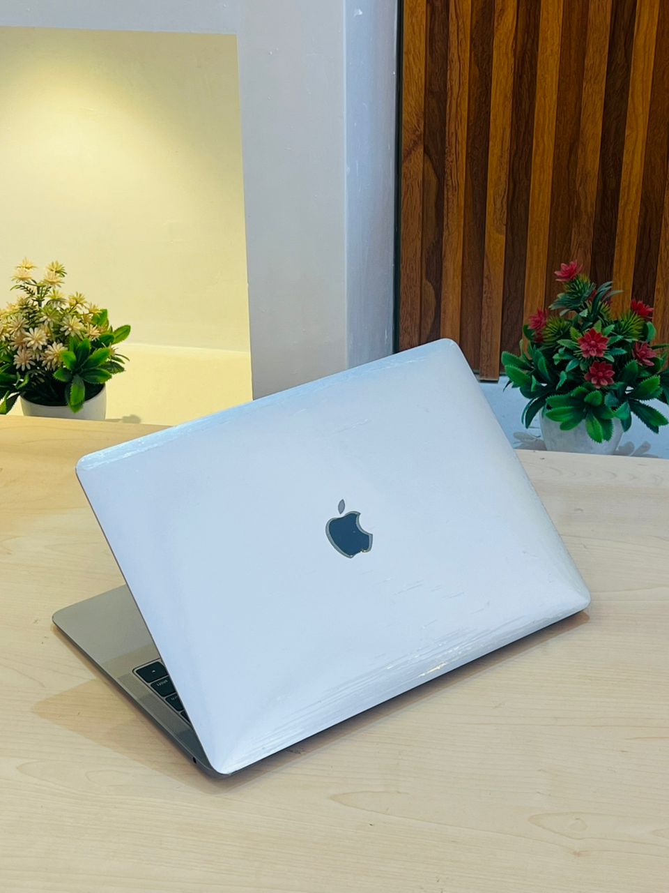 MacBook Pro White